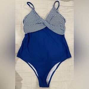 NWT Cupshe swim suit, XL